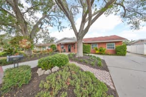6657 BOUGAINVILLA AVENUE, ST PETERSBURG, FL 33707 Sold 04/04/25