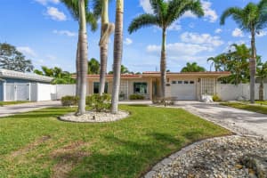 2475 BAYWOOD DRIVE, DUNEDIN, FL 34698 Sold 01/08/25
