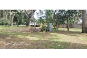 242 OAK HILL ROAD, LADY LAKE, FL 32159 - MLS#MFRTB8319760