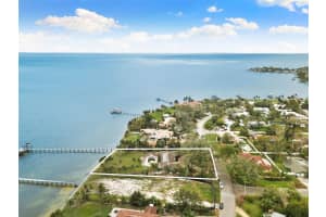 6200 BAHAMA SHORES DRIVE, ST PETERSBURG, FL 33705 - MLS#MFRTB8319789