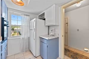 200 GLENNES LANE, DUNEDIN, FL 34698 Sold 01/06/25