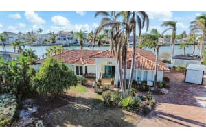 1273 79TH STREET, SAINT PETERSBURG, FL 33707 Sold 12/06/24