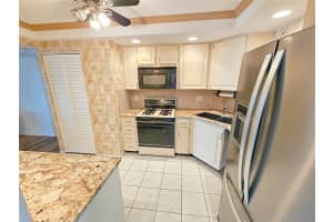 6020 SHORE BOULEVARD, GULFPORT, FL 33707 Sold 02/28/25
