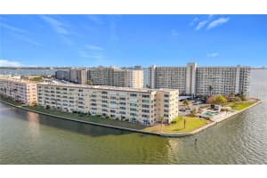 6075 SHORE BOULEVARD, GULFPORT, FL 33707 Sold 01/03/25