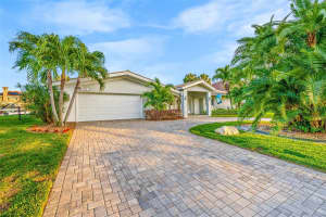 1920 HAWAII AVENUE, SAINT PETERSBURG, FL 33703 Sold 02/27/25