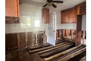 1757 NEW HAMPSHIRE AVENUE, SAINT PETERSBURG, FL 33703 - MLS#MFRTB8320520