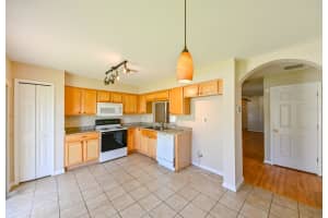 7715 CARRIAGE POINTE DRIVE, GIBSONTON, FL 33534 Sold 02/03/25