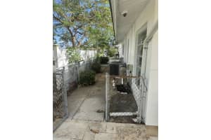 44 LEEWARD ISLAND, CLEARWATER BEACH, FL 33767 Sold 12/31/24