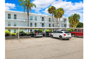 225 COUNTRY CLUB DRIVE, LARGO, FL 33771 Sold 01/22/25