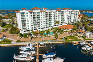 1325 SNELL ISLE BOULEVARD, ST PETERSBURG, FL 33704 Sold 02/20/25