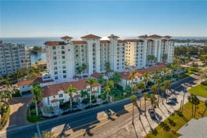 1325 SNELL ISLE BOULEVARD, ST PETERSBURG, FL 33704 Sold 02/20/25