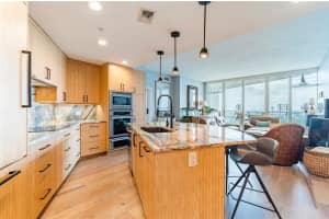 175 1ST STREET, SAINT PETERSBURG, FL 33701 Sold 01/10/25