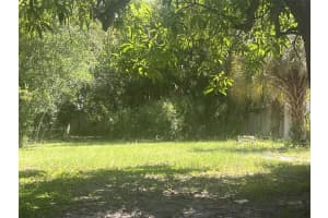 521 42ND AVENUE, SAINT PETERSBURG, FL 33705 Sold 01/10/25
