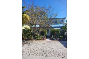 2728 58TH STREET, GULFPORT, FL 33707 Sold 01/02/25