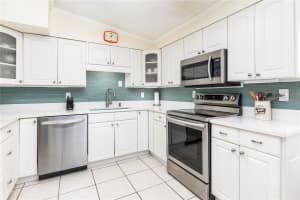 6 MAYWOOD AVENUE, CLEARWATER, FL 33765 Sold 01/08/25