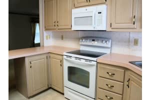 567 QUEEN PALM STREET, LARGO, FL 33778 Sold 04/18/25