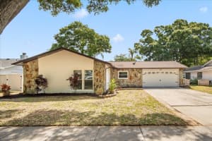 121 COUNTRY VILLAS DRIVE, SAFETY HARBOR, FL 34695 Sold 01/10/25