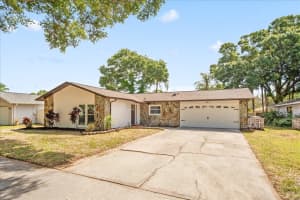 121 COUNTRY VILLAS DRIVE, SAFETY HARBOR, FL 34695 Sold 01/10/25