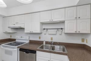 1960 LAKEWOOD CLUB DRIVE, ST PETERSBURG, FL 33712 Sold 05/01/25