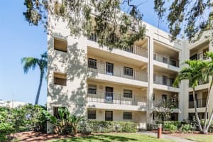 11485 OAKHURST ROAD, LARGO, FL 33774 Sold 04/03/25