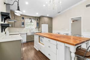 10057 LAKE OAK CIRCLE, TAMPA, FL 33624 Sold 12/18/24