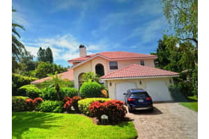 282 Bayview Dr NE, St. Petersburg, FL 33704, Sold 11/27/24