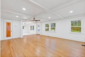 2410 WOODLAWN CIRCLE, SAINT PETERSBURG, FL 33704 Sold 06/11/25