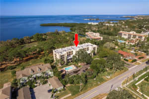 206 Tarpon Pt, TARPON SPRINGS