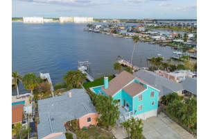 15421 2ND STREET, MADEIRA BEACH, FL 33708 Sold 03/31/25