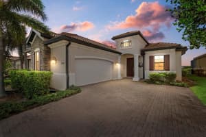 23503 Waverly Cir, VENICE