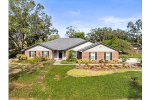 10111 LAKE COVE LANE, TAMPA, FL 33618 Sold 02/21/25