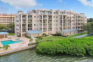 600 EDGEWATER DRIVE, DUNEDIN, FL 34698 Sold 01/30/25