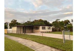 2902 SAMPLE LOOP, TAMPA, FL 33619 Sold 01/23/25