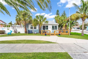 5725 SHORE BOULEVARD, GULFPORT, FL 33707 Sold 05/07/25