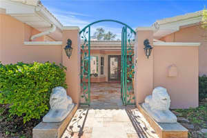 1131 SNELL ISLE BOULEVARD, ST PETERSBURG, FL 33704 - MLS#MFRTB8324688