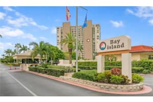 7400 SUN ISLAND DRIVE, SOUTH PASADENA, FL 33707 Sold 02/25/25