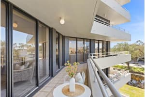 5950 PELICAN BAY PLAZA, GULFPORT, FL 33707 Sold 02/10/25