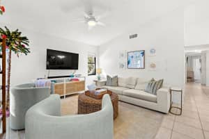 300 FLORIDA AVENUE, TARPON SPRINGS, FL 34689 Sold 05/30/25