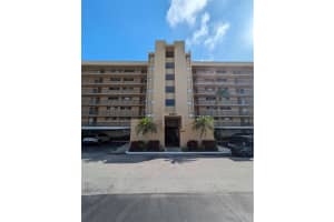 2617 COVE CAY DRIVE, CLEARWATER, FL 33760 Sold 09/02/25