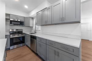 5100 3RD AVENUE, SAINT PETERSBURG, FL 33707 - MLS#MFRTB8325285