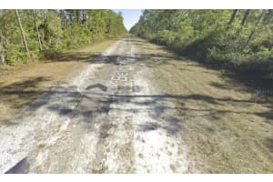 MLS# MFRTB8325422, Indian Lake Estates, Florida 33855