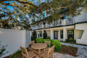 946 HIGHLAND AVENUE, DUNEDIN, FL 34698 Sold 01/30/25