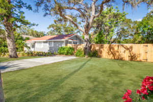 504 13TH AVENUE, LARGO, FL 33770 Sold 04/04/25