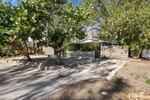 675 AVENIDA DEL NORTE, SARASOTA, FL 34242 Sold 01/16/25