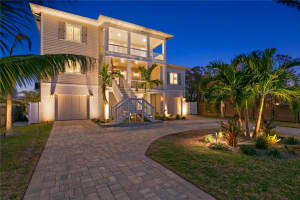 826 79TH STREET, SAINT PETERSBURG, FL 33707 Sold 02/03/25