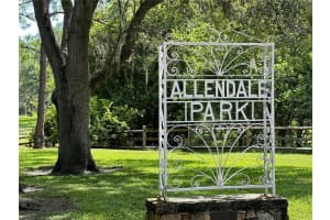 3611 8TH STREET, SAINT PETERSBURG, FL 33704 Sold 01/14/25