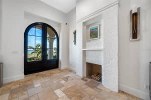 1925 BEACH DRIVE, ST PETERSBURG, FL 33705 Sold 08/25/25
