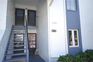223 Cypress Ln, OLDSMAR