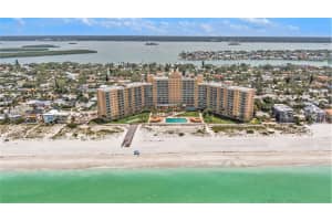 880 MANDALAY AVENUE, CLEARWATER BEACH, FL 33767 Sold 05/15/25