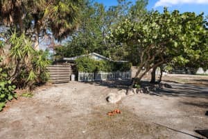 675 AVENIDA DEL NORTE, SARASOTA, FL 34242 Sold 01/16/25